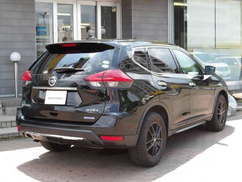 X-TRAIL
