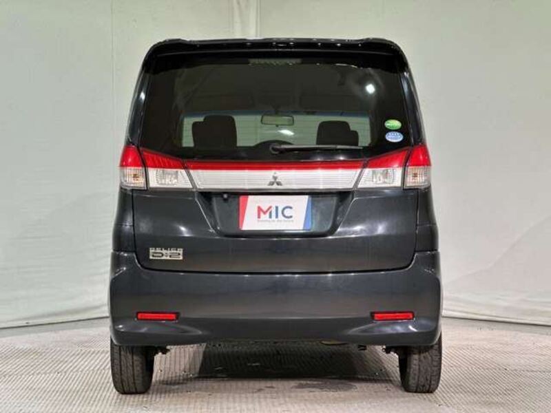 DELICA D2