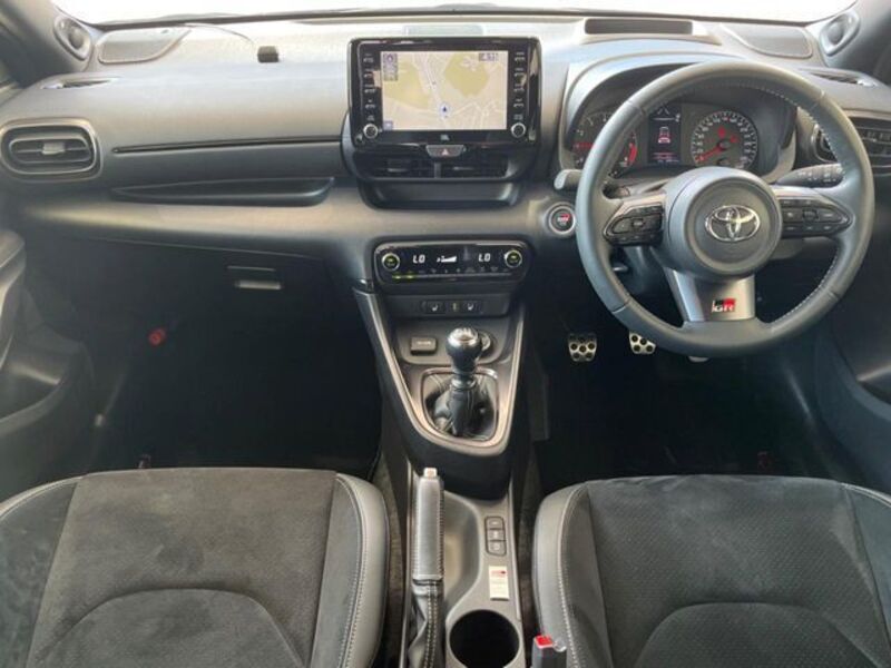 GR YARIS