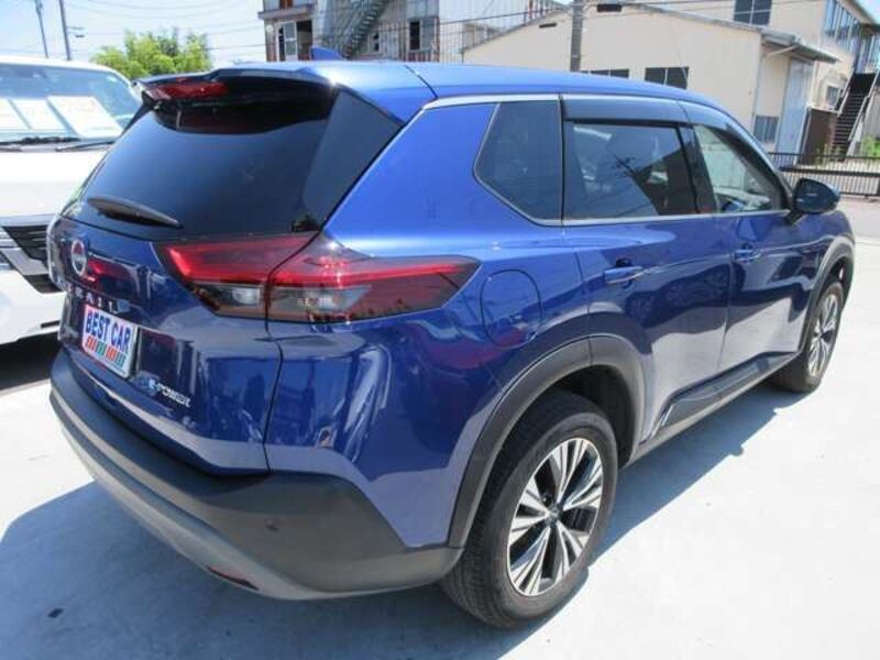 X-TRAIL