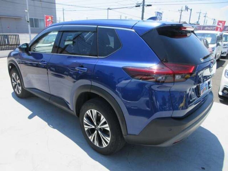X-TRAIL