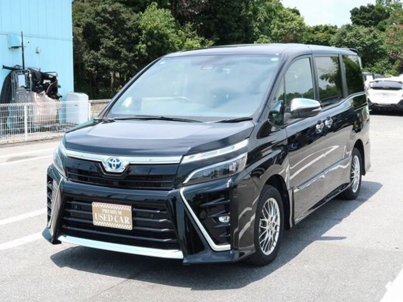 TOYOTA VOXY