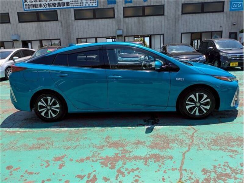 PRIUS PHV