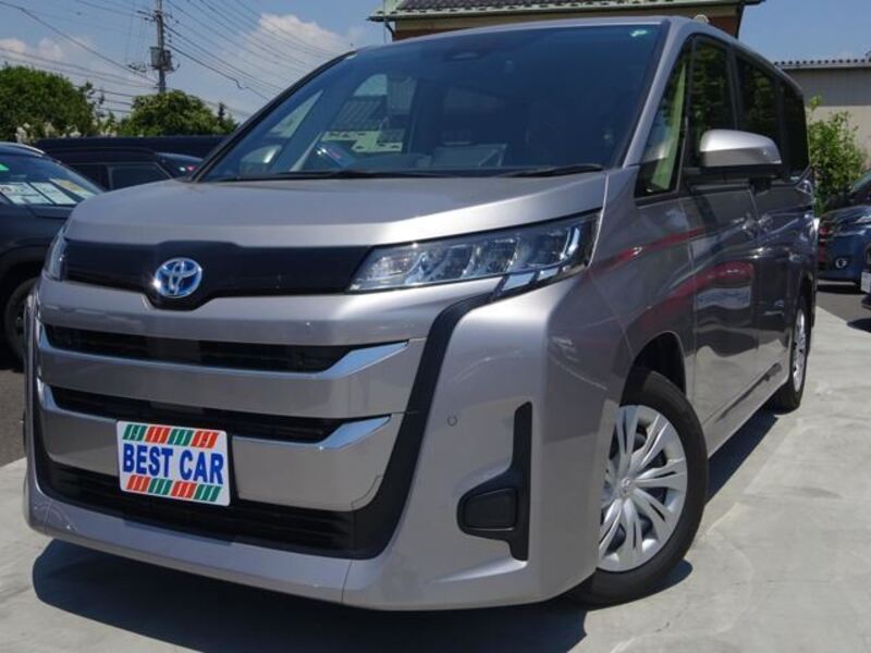 TOYOTA NOAH
