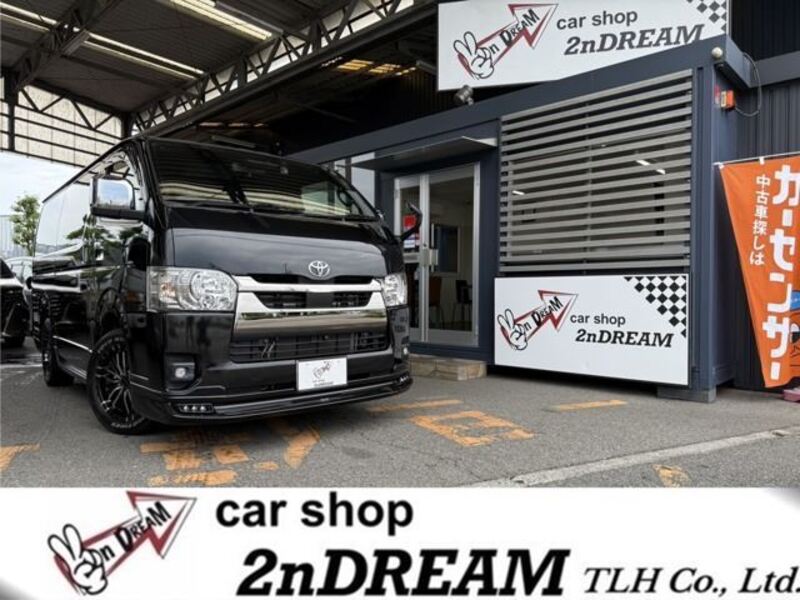 TOYOTA HIACE VAN