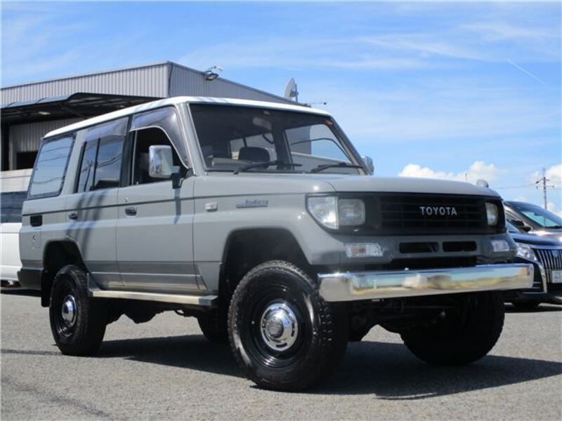 TOYOTA LAND CRUISER PRADO