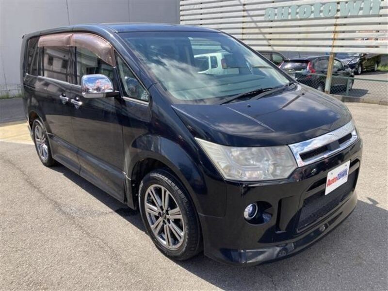 MITSUBISHI DELICA D5