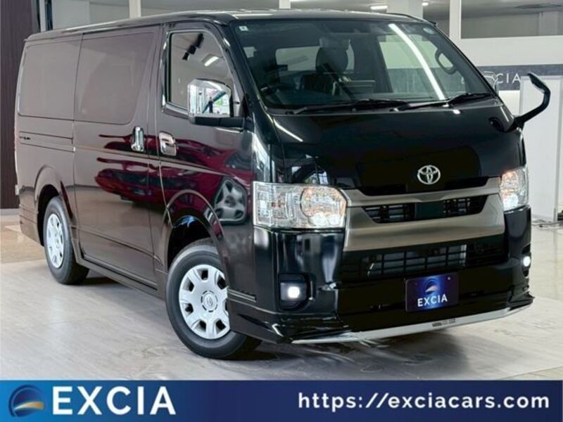 TOYOTA HIACE VAN