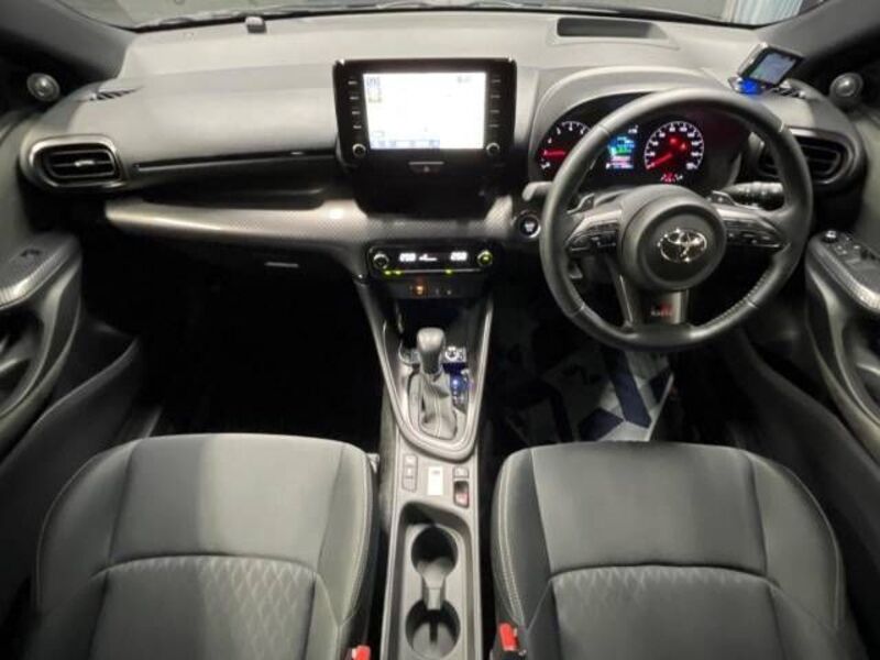 GR YARIS