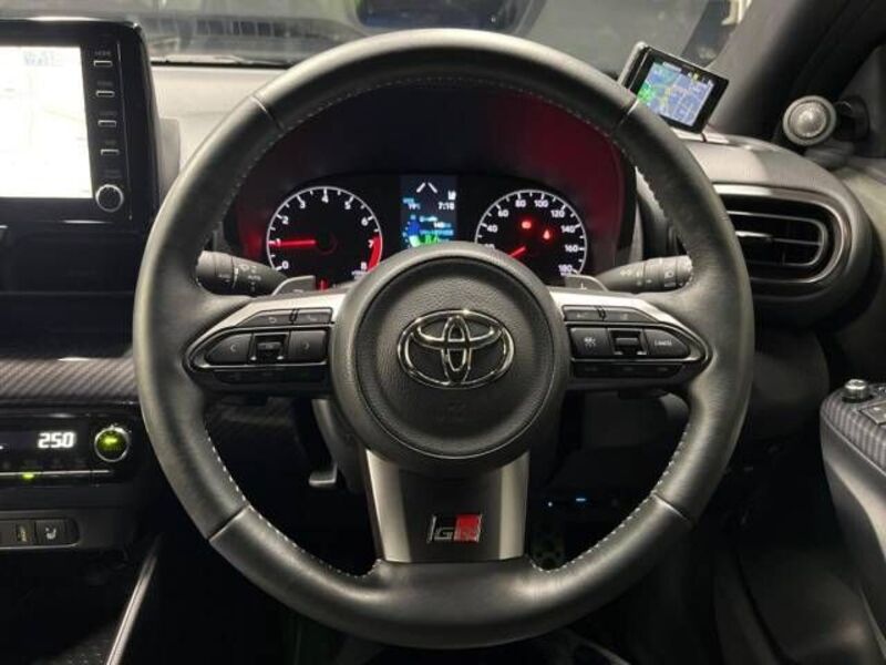 GR YARIS