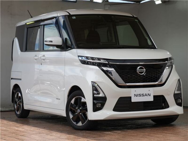 NISSAN ROOX