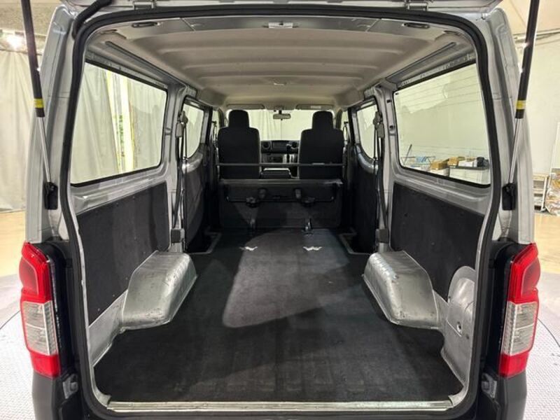 NV350 CARAVAN