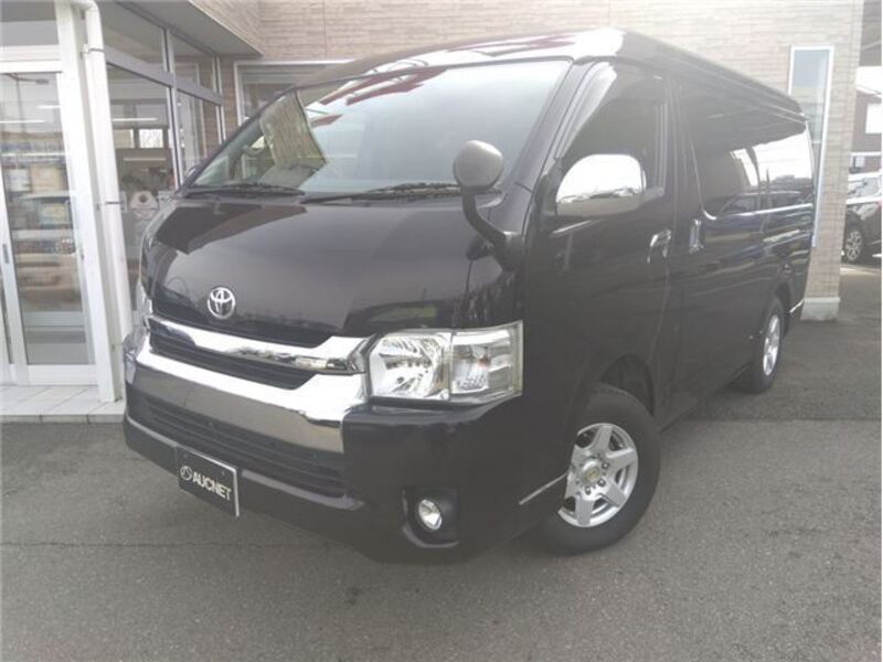 TOYOTA HIACE VAN