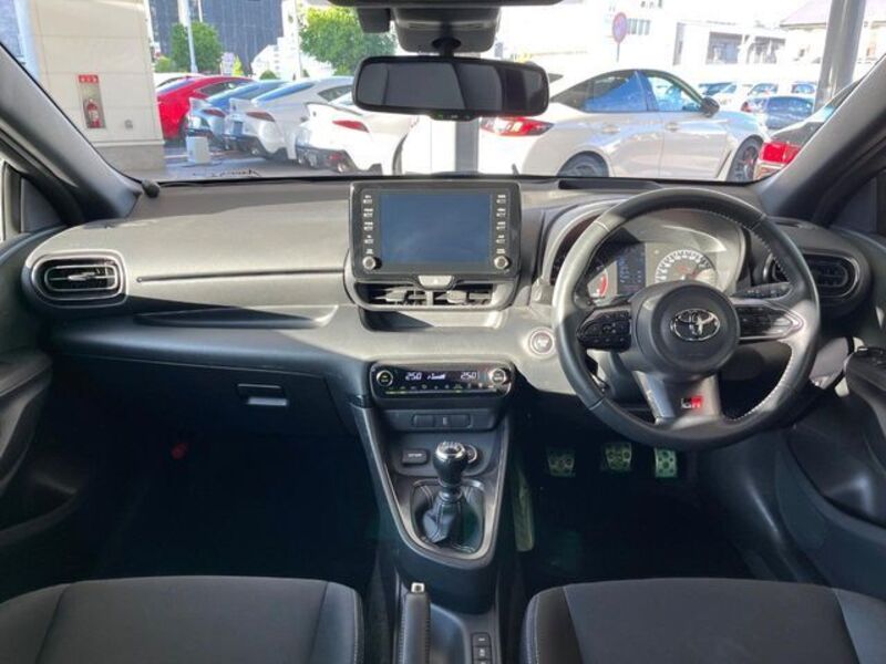 GR YARIS