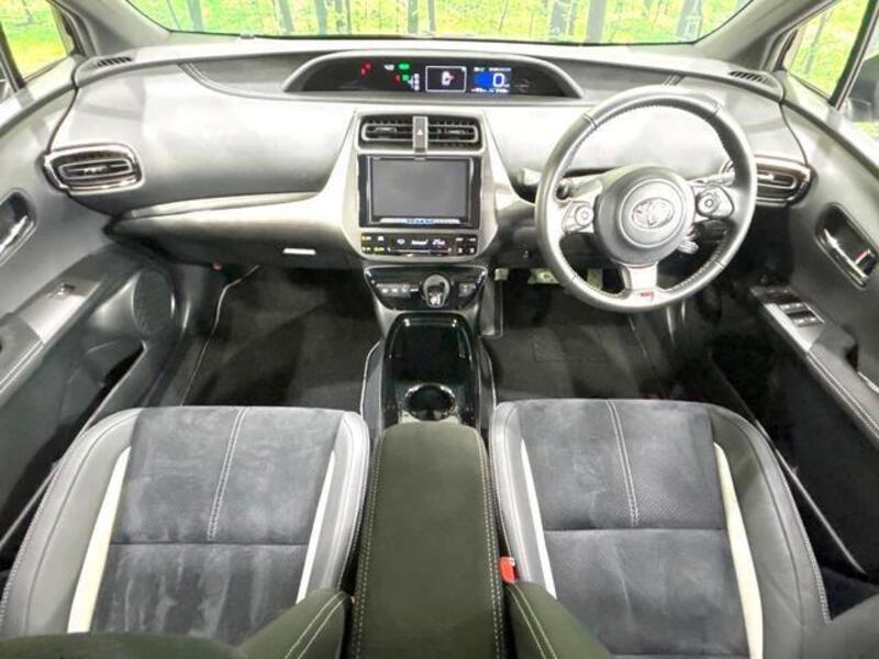 PRIUS PHV