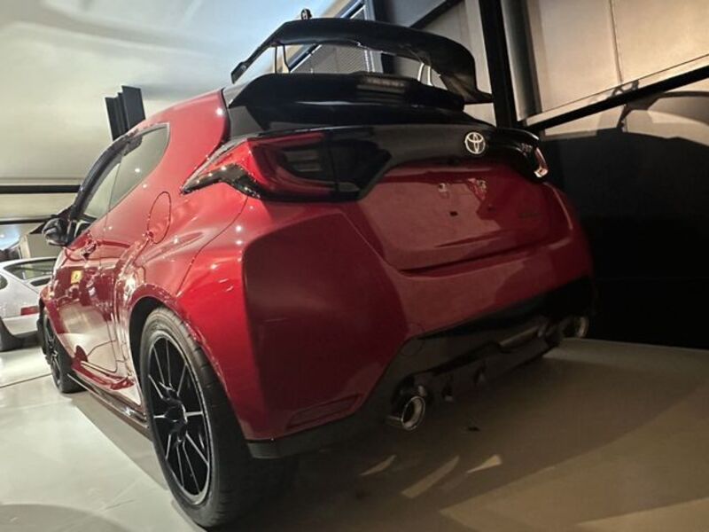 GR YARIS
