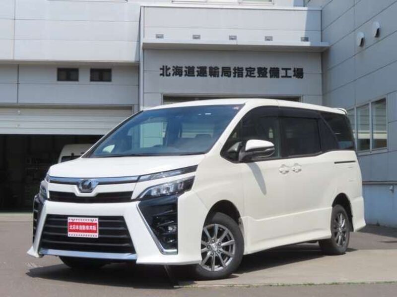 TOYOTA VOXY