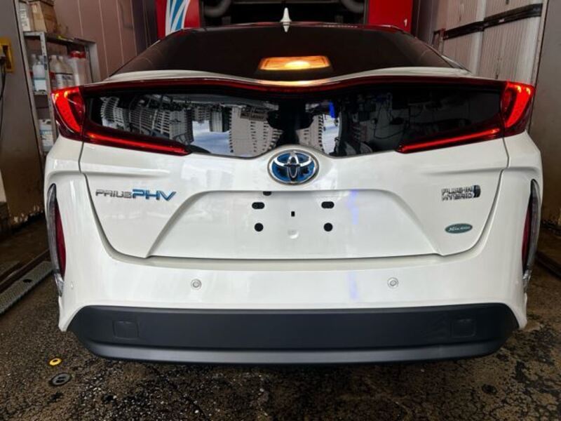 PRIUS PHV