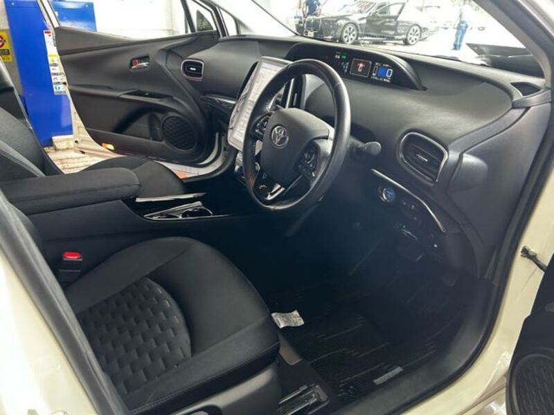 PRIUS PHV