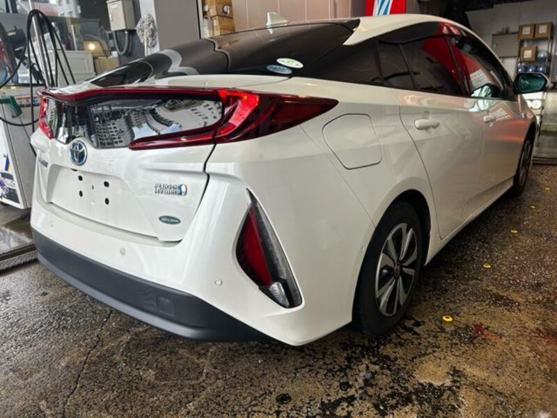 PRIUS PHV