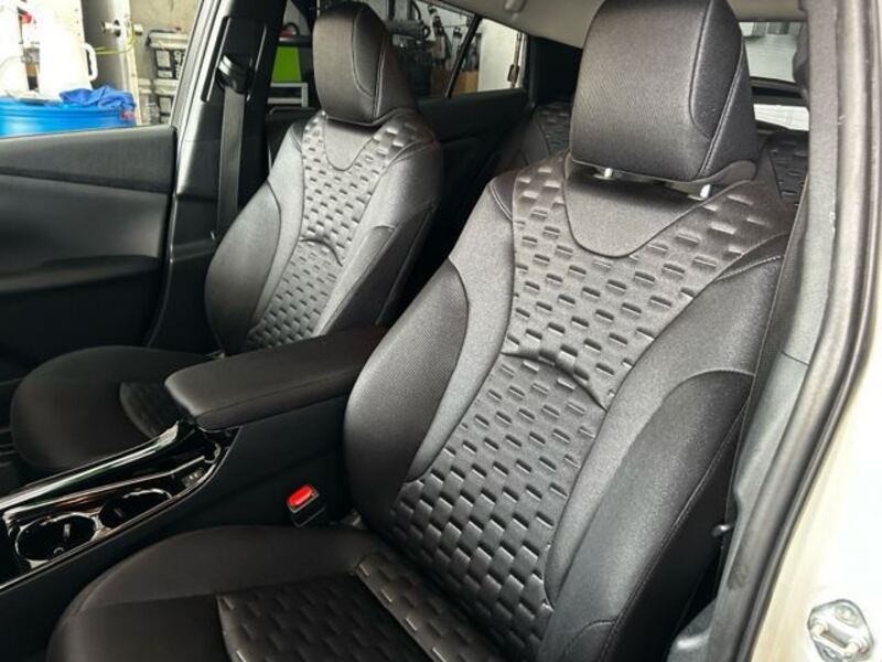 PRIUS PHV