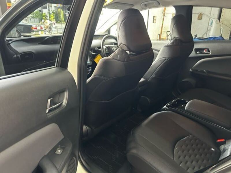 PRIUS PHV