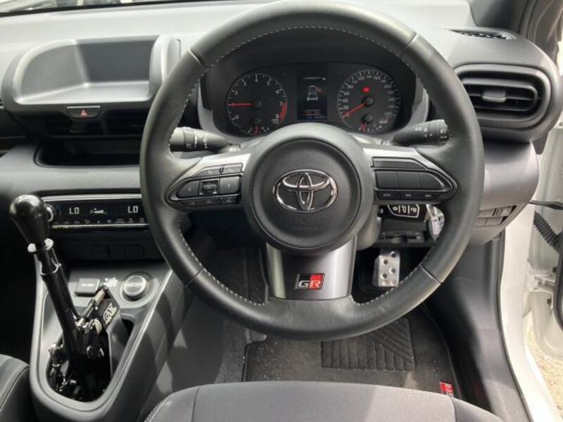 GR YARIS