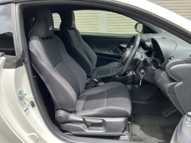 GR YARIS