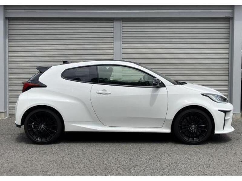 GR YARIS
