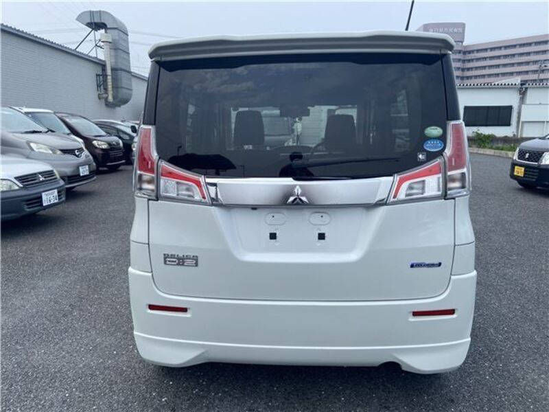 DELICA D2