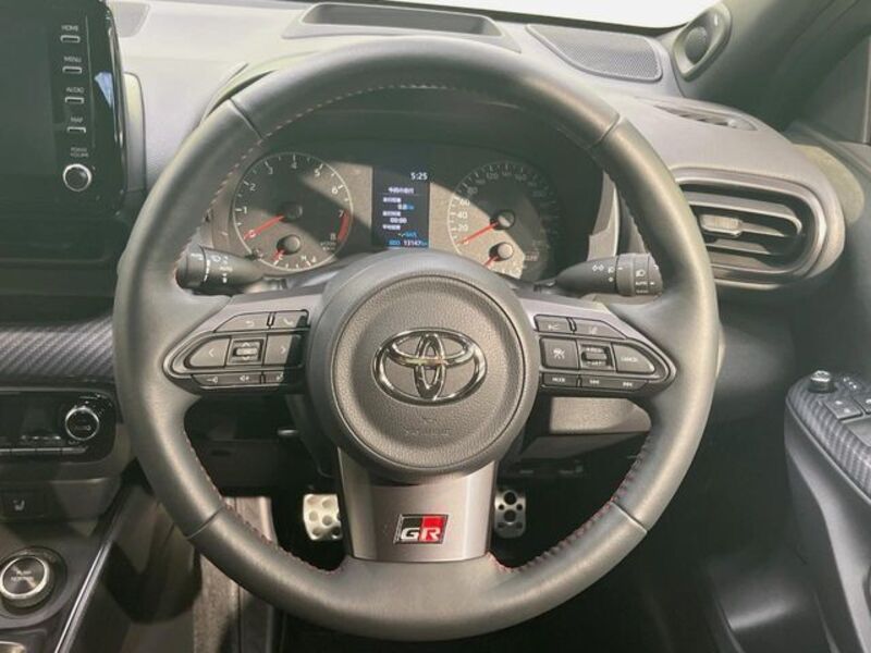 GR YARIS