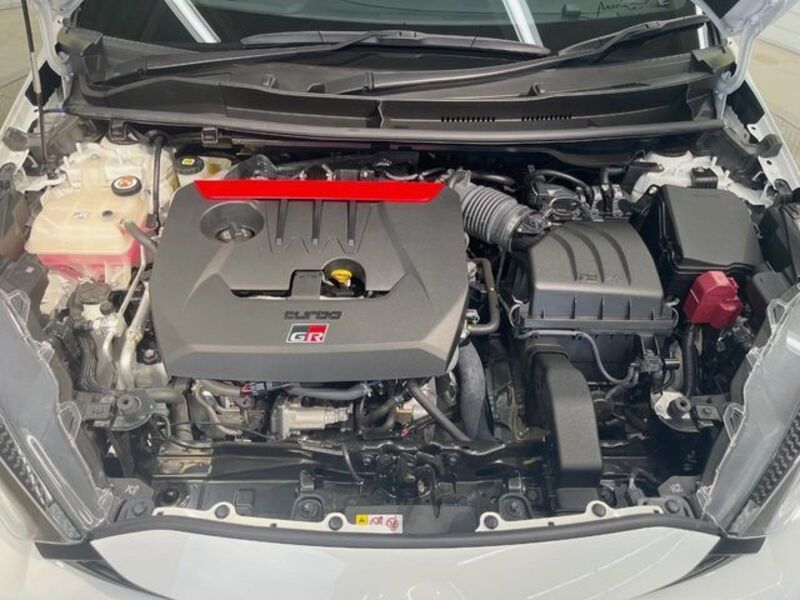 GR YARIS