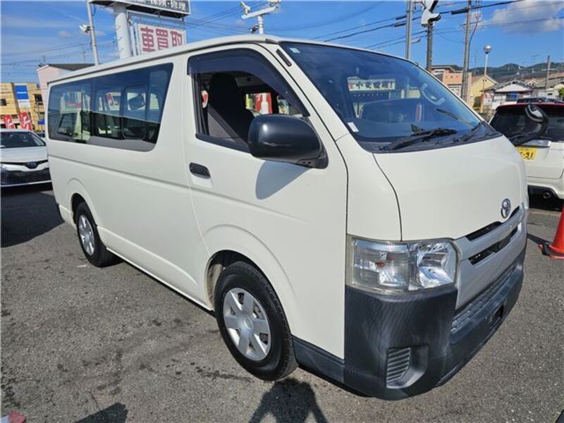TOYOTA HIACE VAN