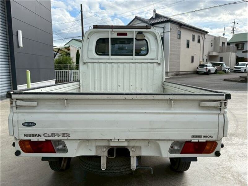 CLIPPER TRUCK