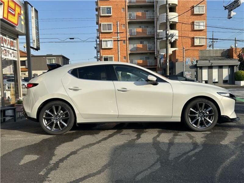 MAZDA3