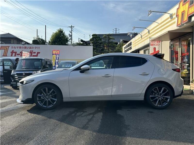 MAZDA3