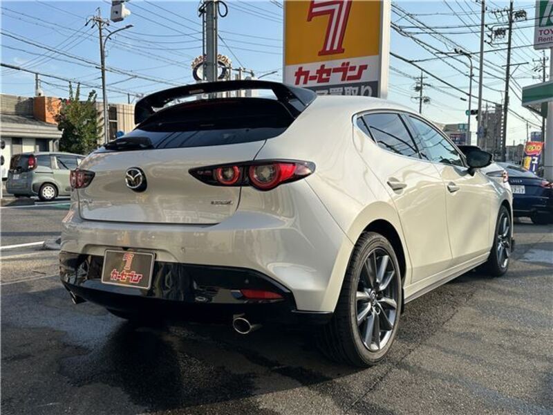 MAZDA3