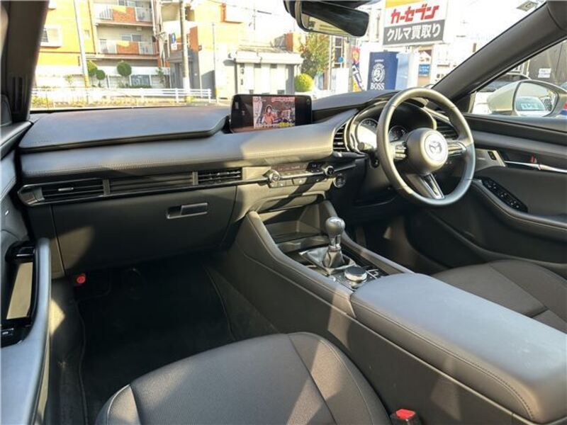 MAZDA3
