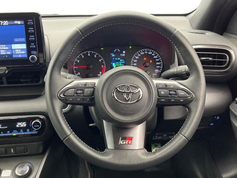 GR YARIS