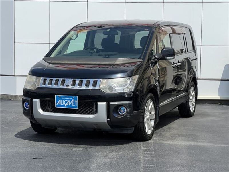MITSUBISHI DELICA D5