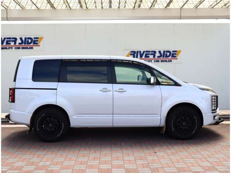DELICA D5