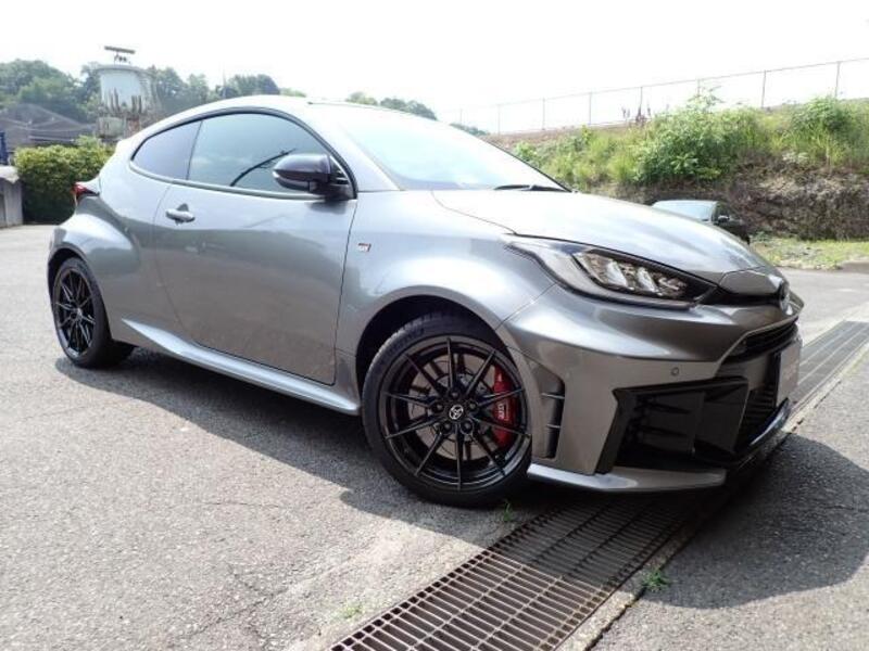 GR YARIS