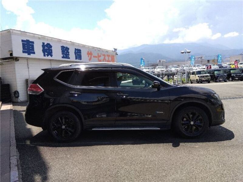 X-TRAIL