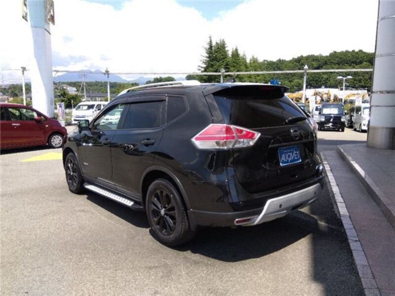 X-TRAIL