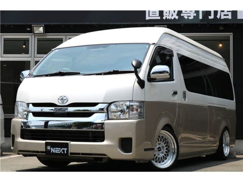 TOYOTA HIACE