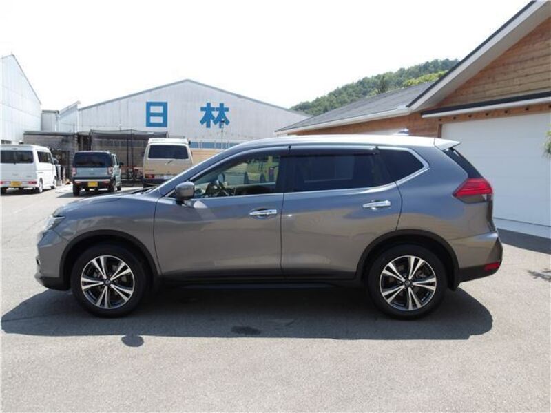 X-TRAIL