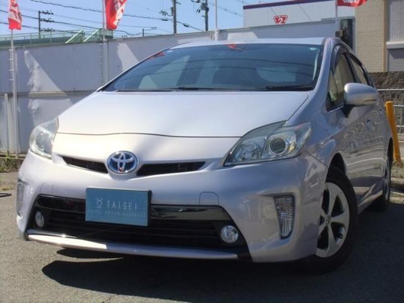 TOYOTA PRIUS