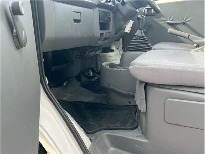 MINICAB TRUCK