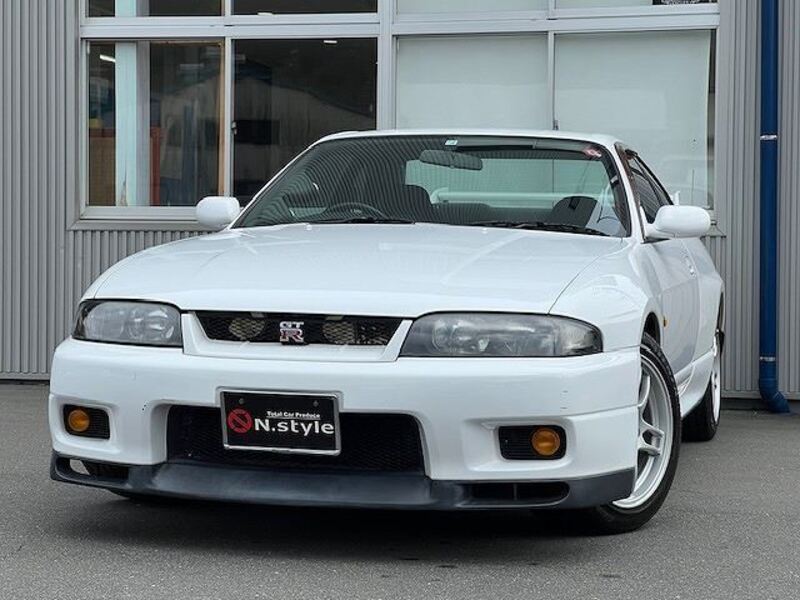 NISSAN SKYLINE