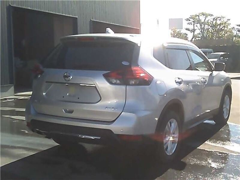 X-TRAIL